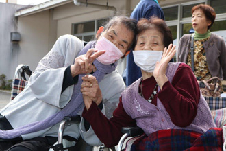 特別養護老人ホーム 福寿荘 春の福祉祭りをしました